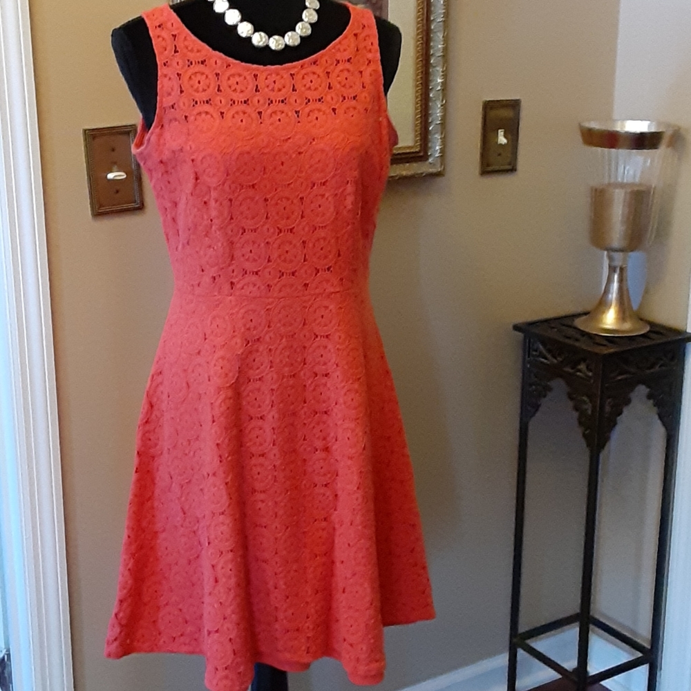 Nine West coral lace sleeveless fit & flare dress Fully lined round neck…10 EUC